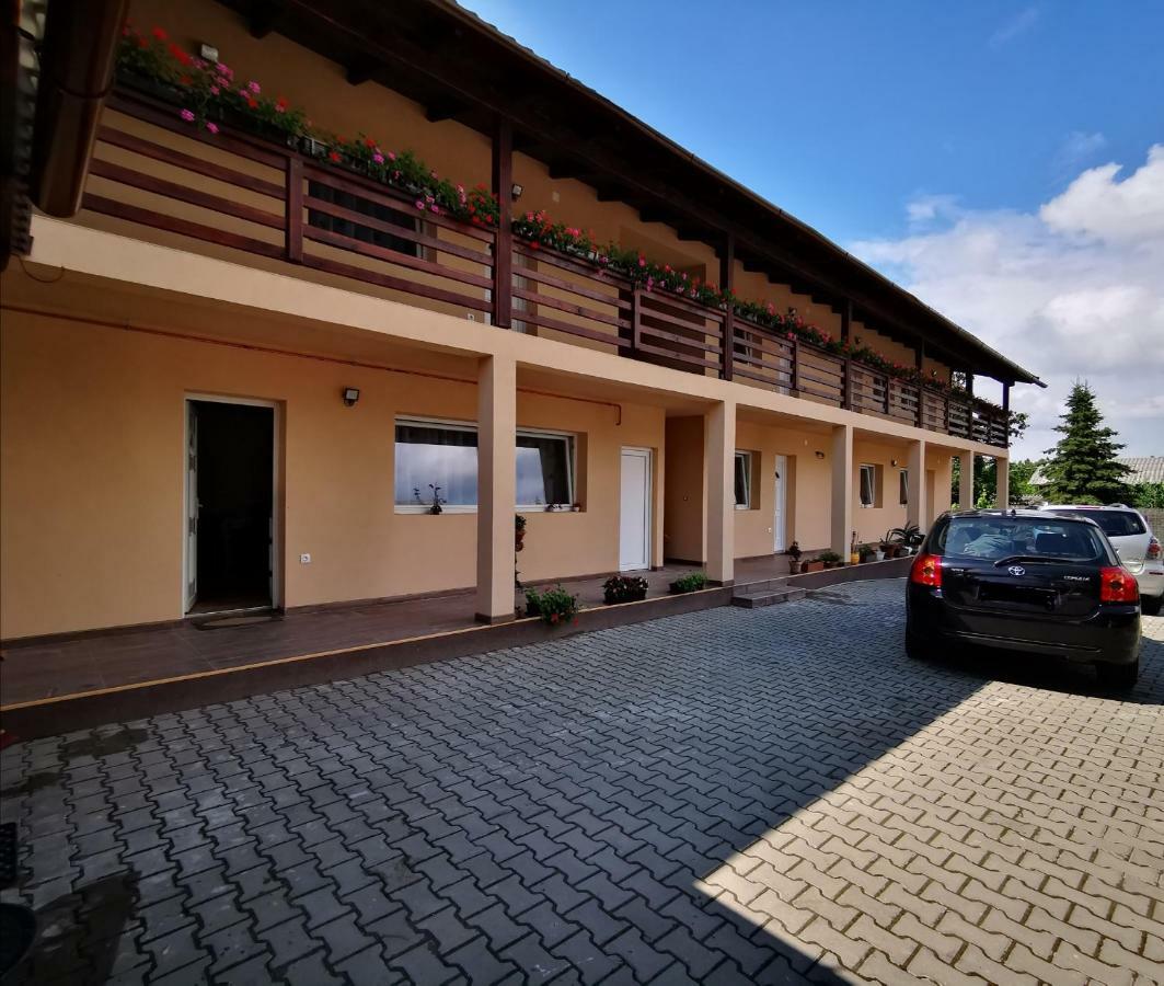 Air&Day Bed & Breakfast Vecses Bagian luar foto
